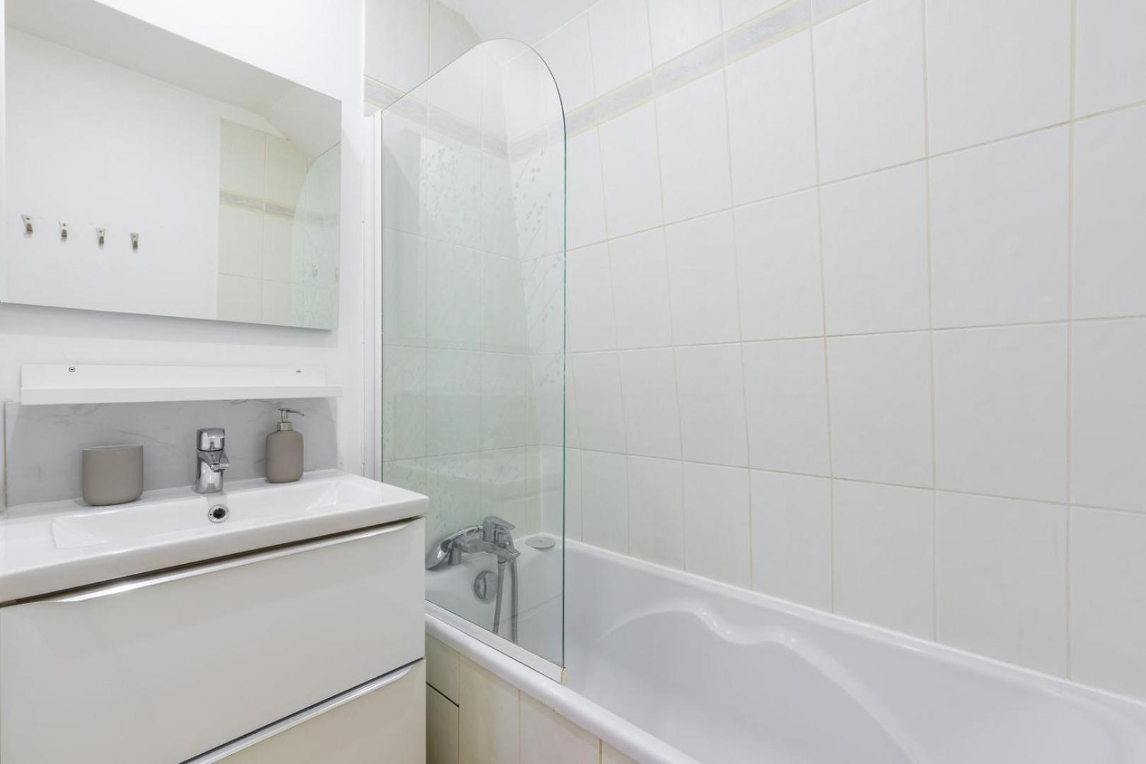 Charming 2-Bedroom Apartment At Croise Laroche Marcq-en-Baroeul Exterior foto